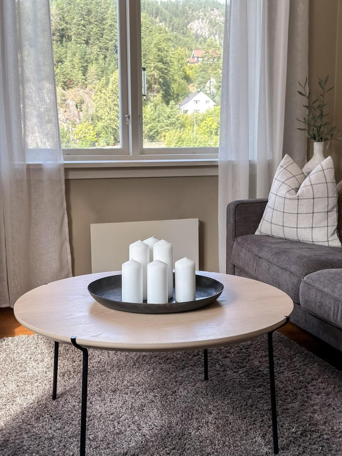 Stor Innbydende Med 4 Soverom Og Sentral Beliggenhet *